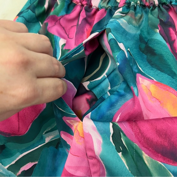 Fabletics Pink and Green Floral Athletic Shorts size 1XL - Picture 11 of 14